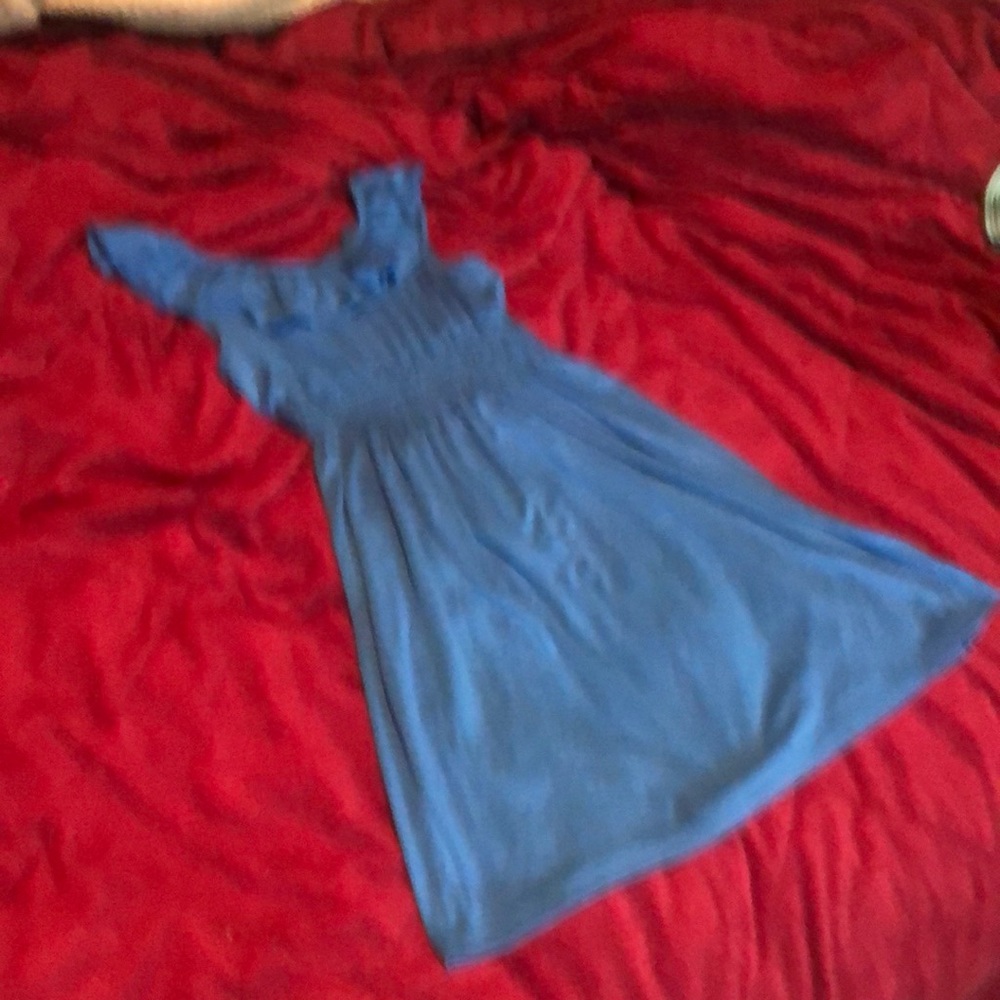 Blue girls sleeveless dress Pinky 10/12 has a snag